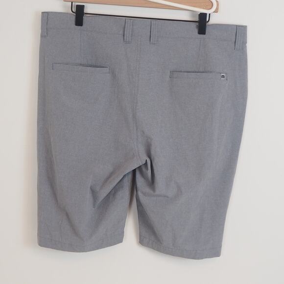 Travis Mathew Beck 9.5" Shorts Men's 36 Gray Performance Golf Stretch Casual - Picture 2 of 8